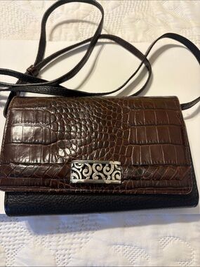 Classic Brown Croc-Texture Crossbody Bag